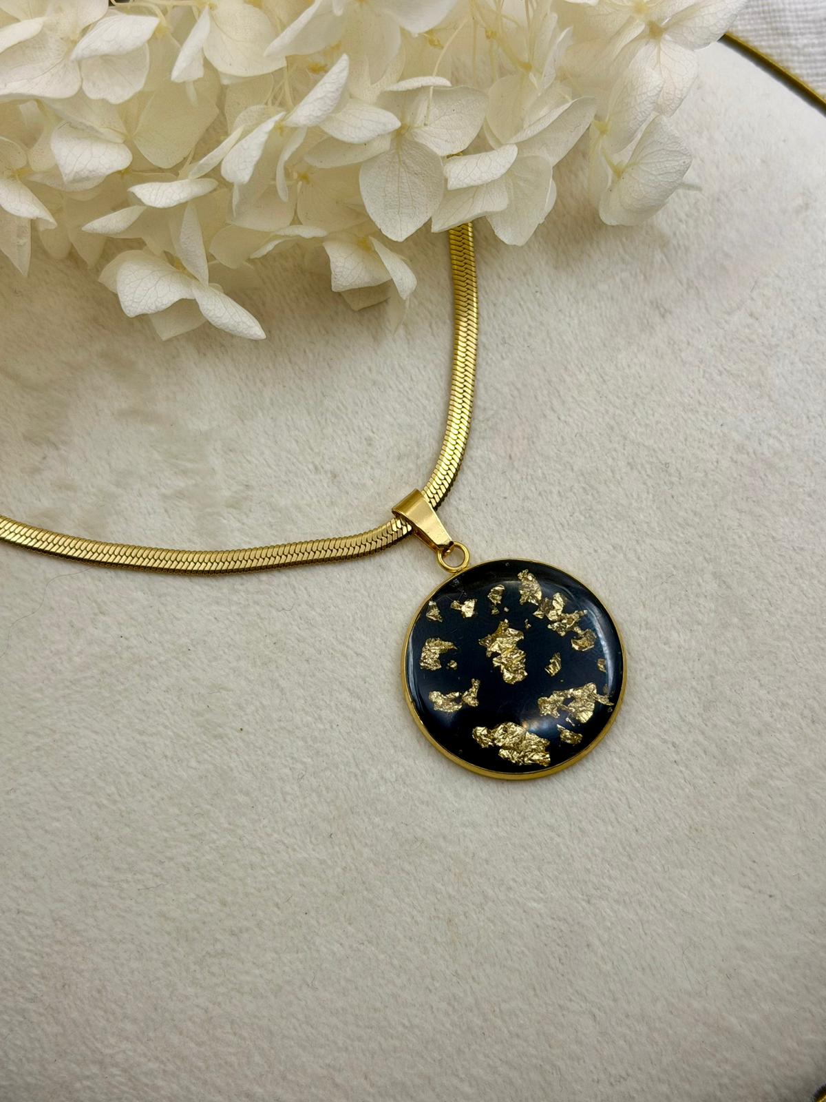 Colar Roda de Ouro Preta