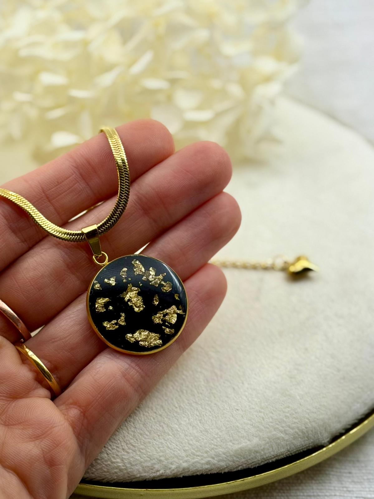 Colar Roda de Ouro Preta